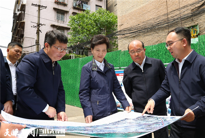 谌贻琴在六盘水市调研