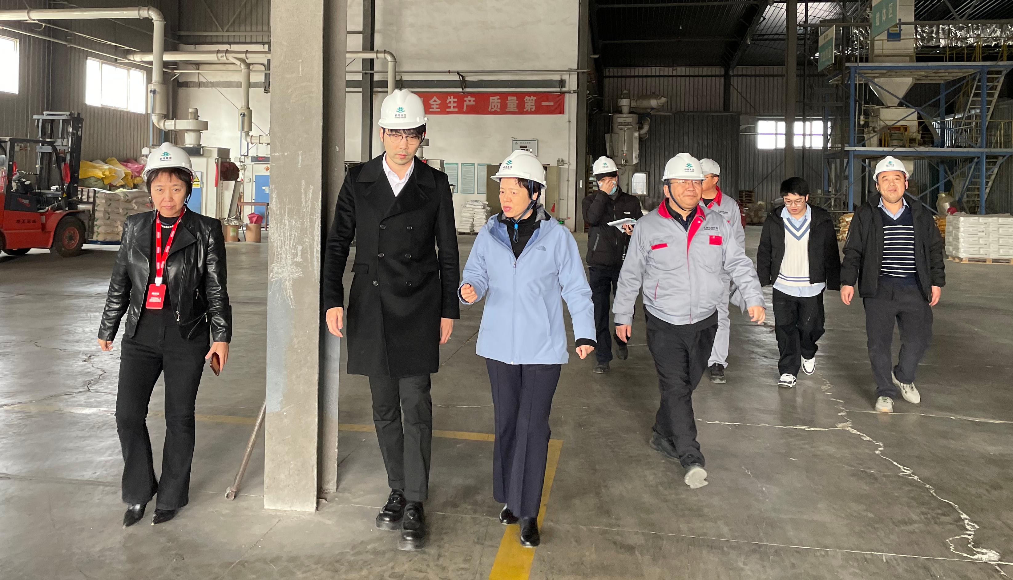 大连市农业农村局局长邢芳一行到韩伟集团进行安全生产检查